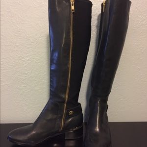 Steve Madden Ryyder Black boots with gold hardware